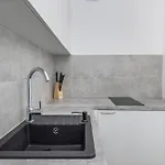 Dworcowa 24 *